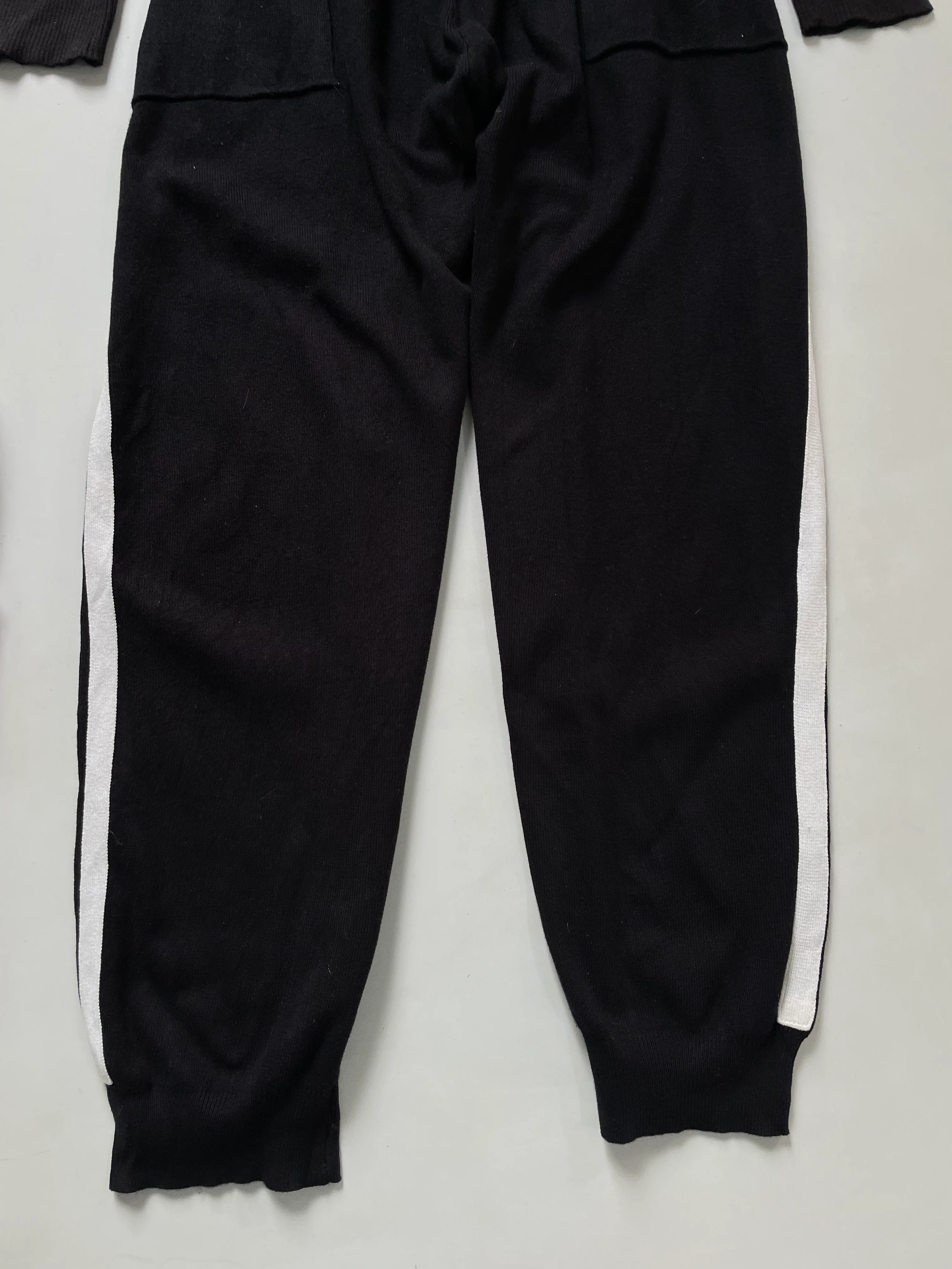 Warm Knitted Pants-Waist 34 to 38 - Image 3