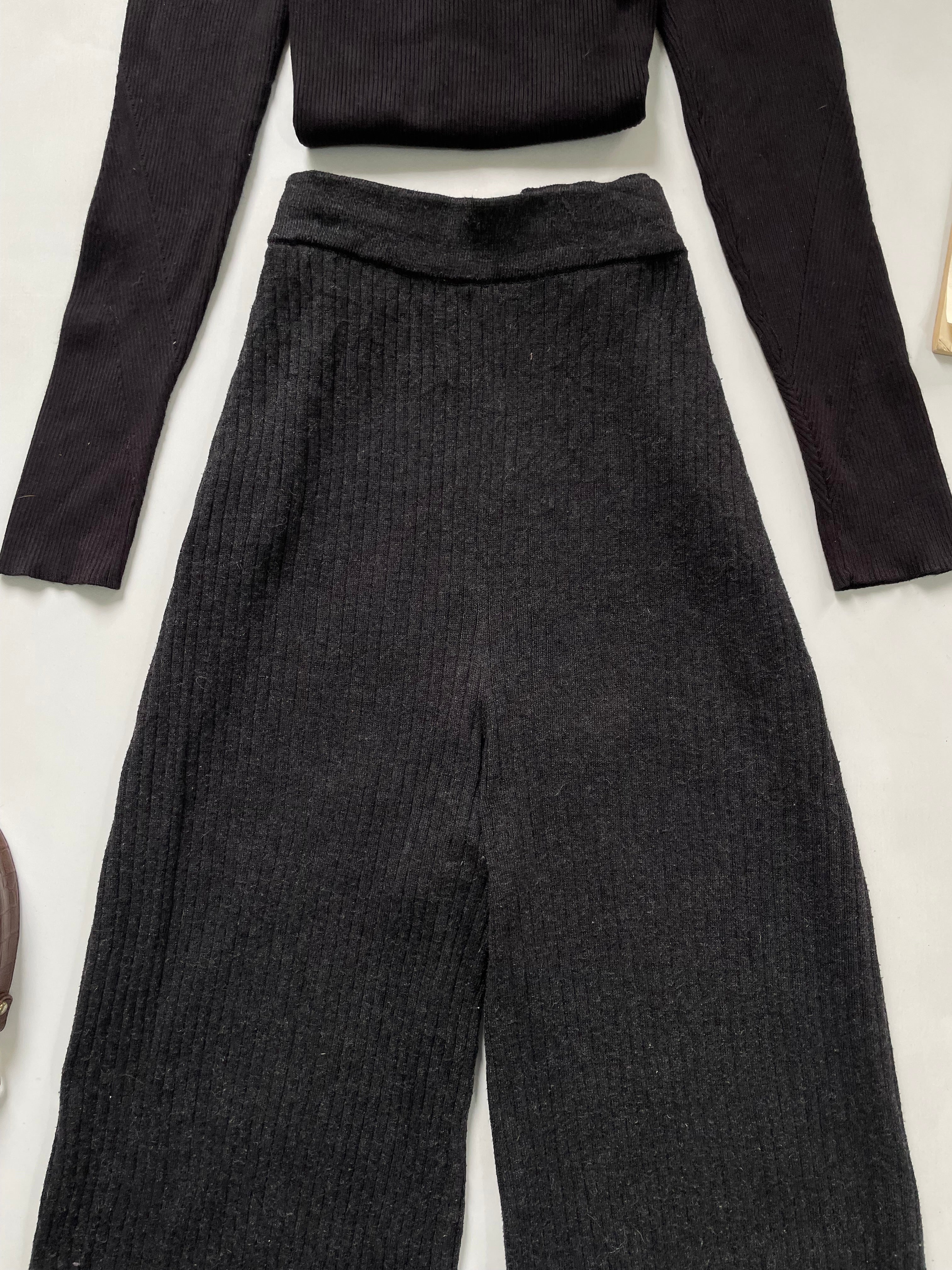 H&M Warm Knitted Pants-Waist 36 to 42 - Image 2