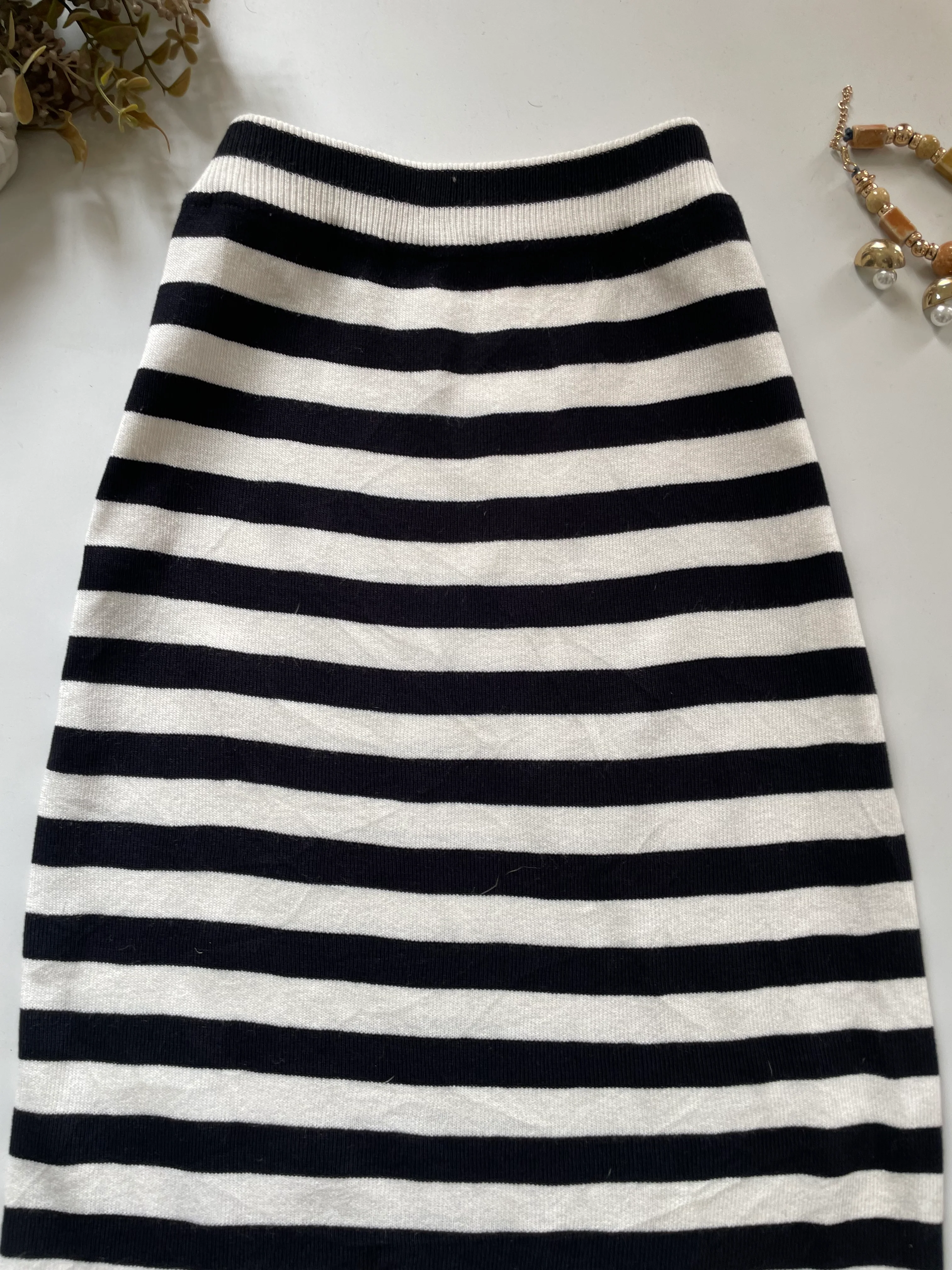 Warm Tweed Skirt-Waist 28 to 32 - Image 2
