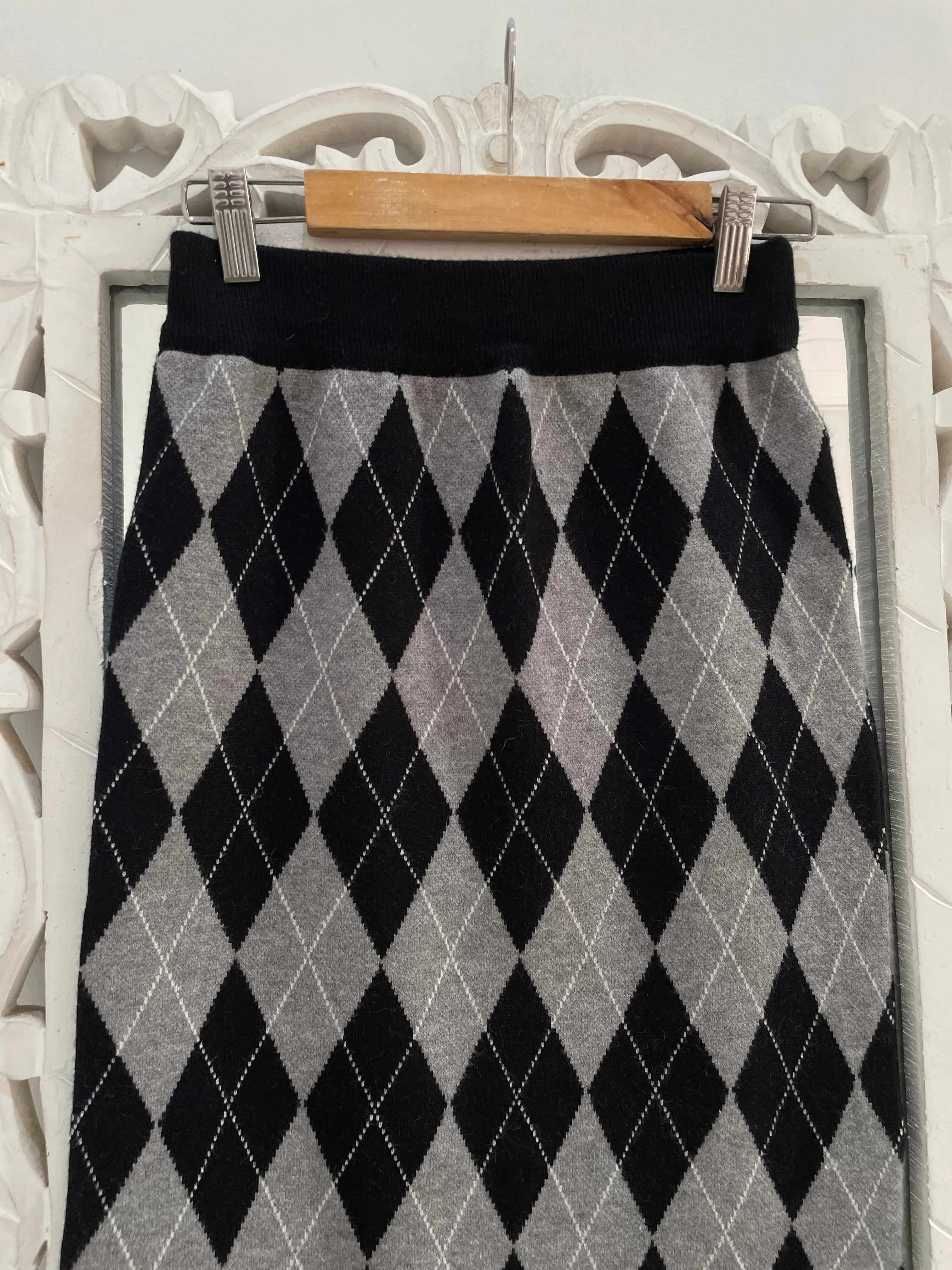 Warm Tweed Skirt-Waist 24 to 28 - Image 2