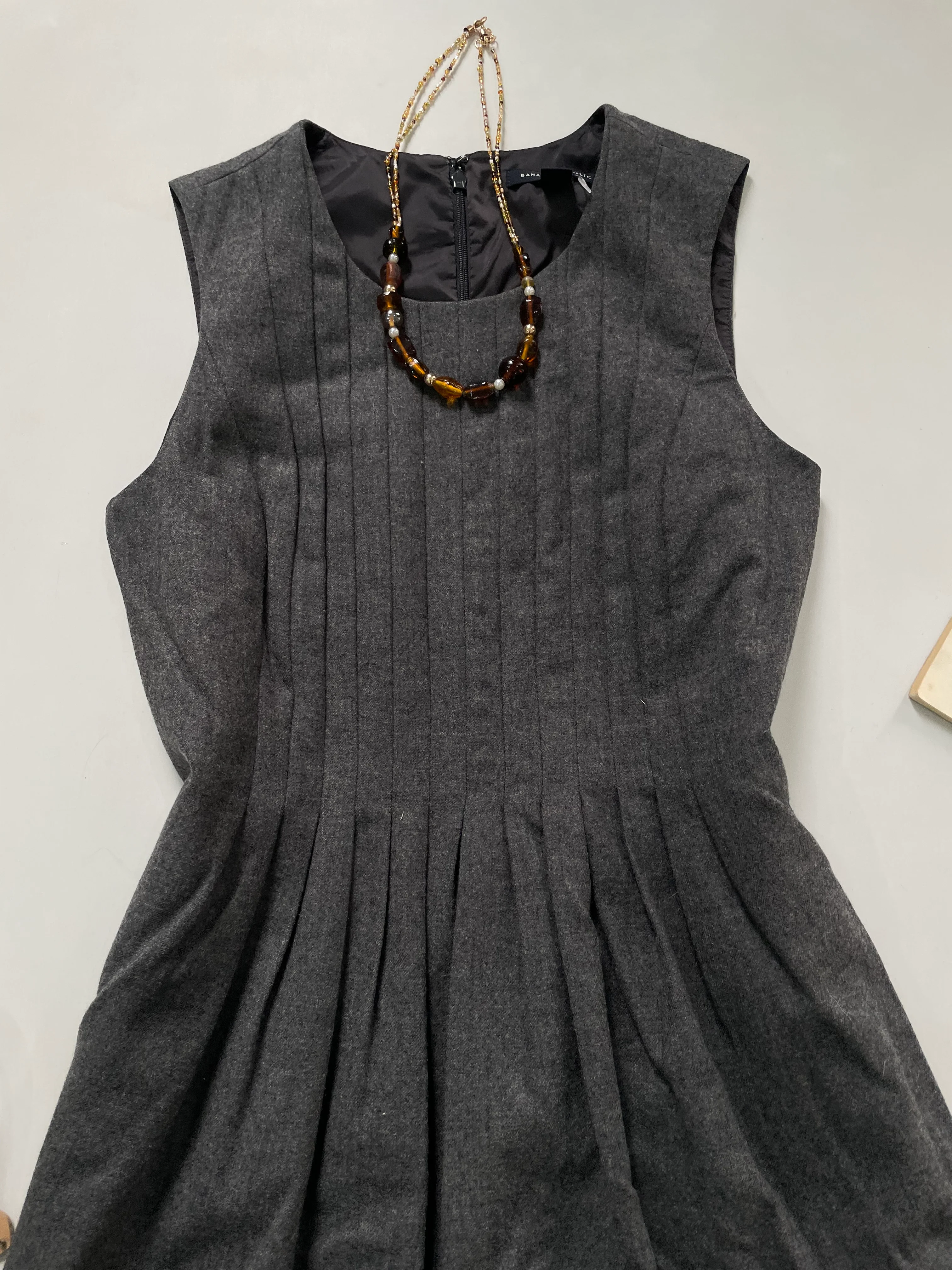 Banana Republic Winter Dress-Bust 36 - Image 2