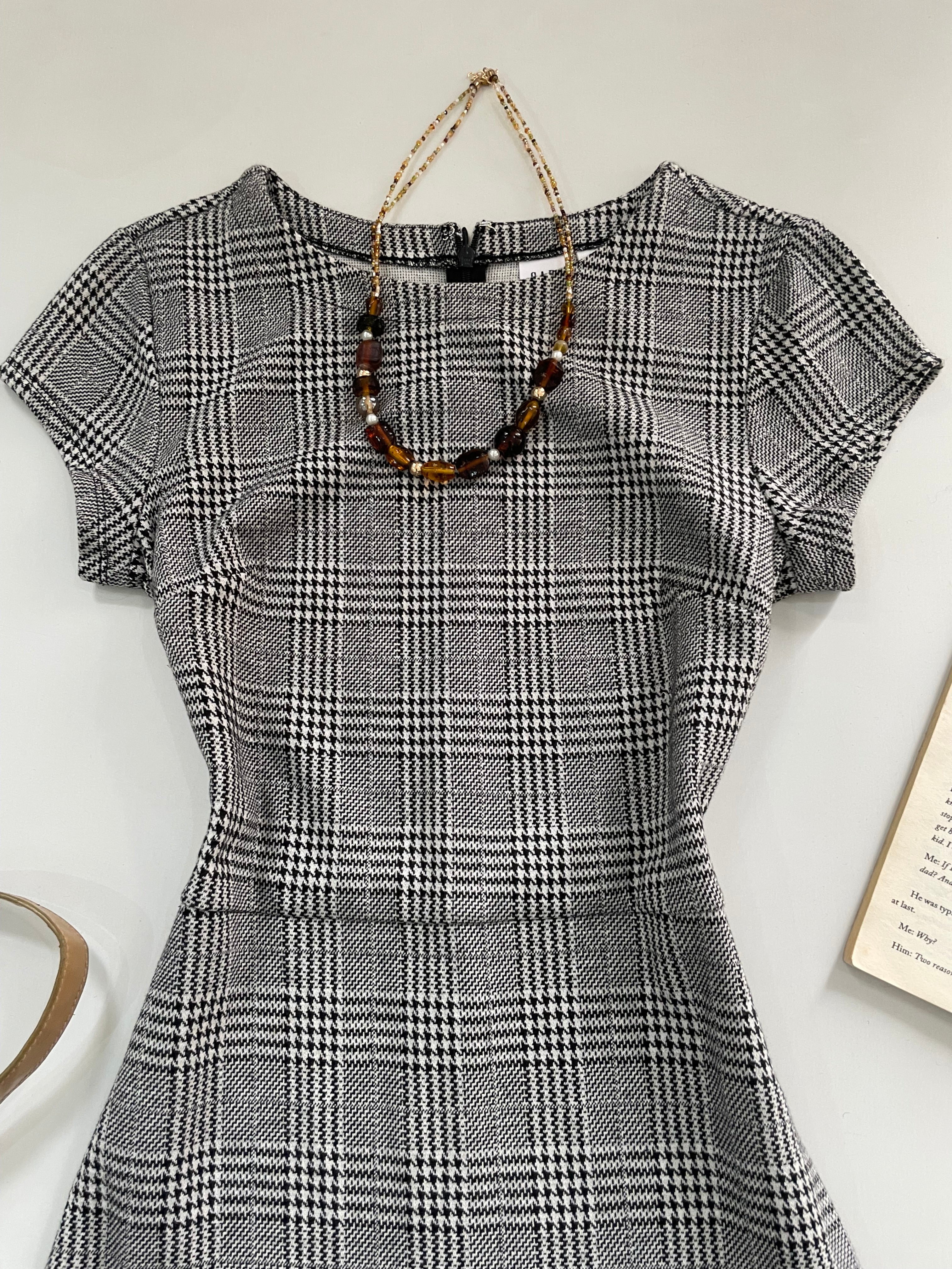 Gap Winter Dress-Bust 32 to 34 - Image 2